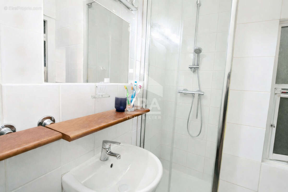 Appartement à PARIS-14E