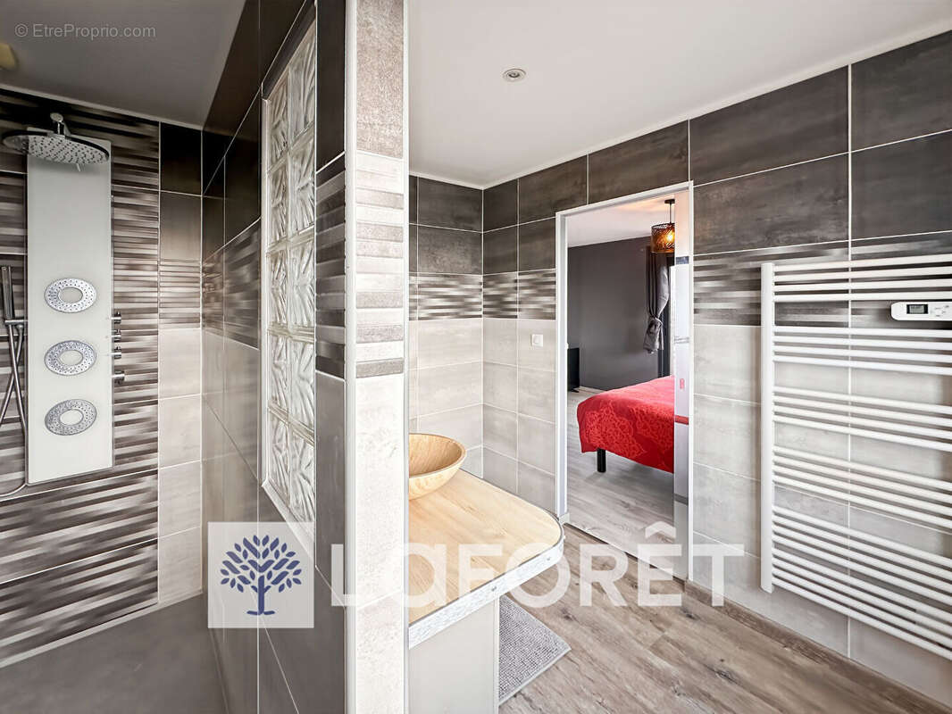 Maison à PREGUILLAC