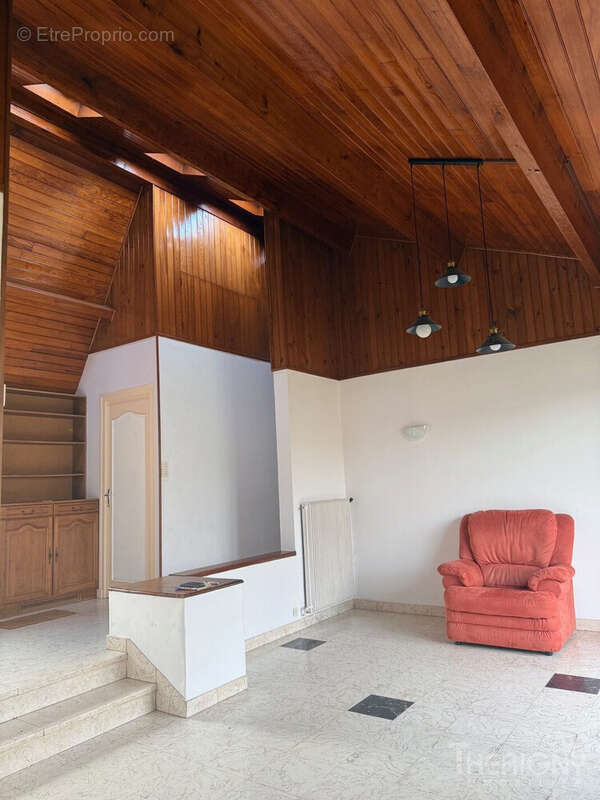 Maison à FEUQUIERES-EN-VIMEU