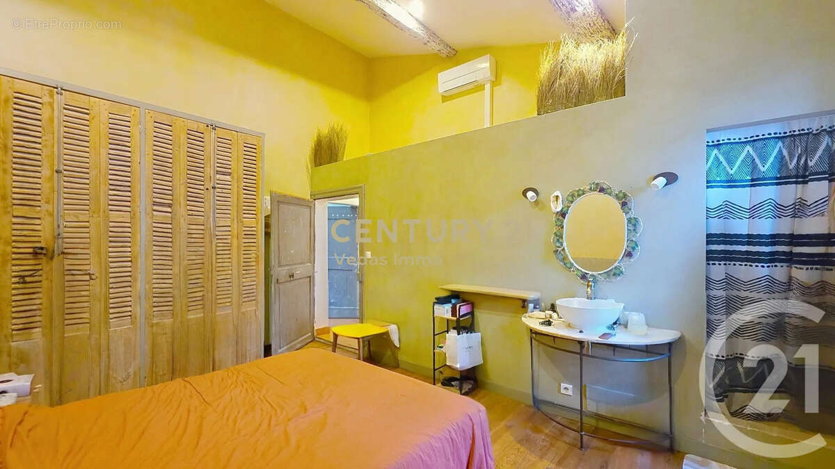 Maison à SAINT-JEAN-DE-VEDAS