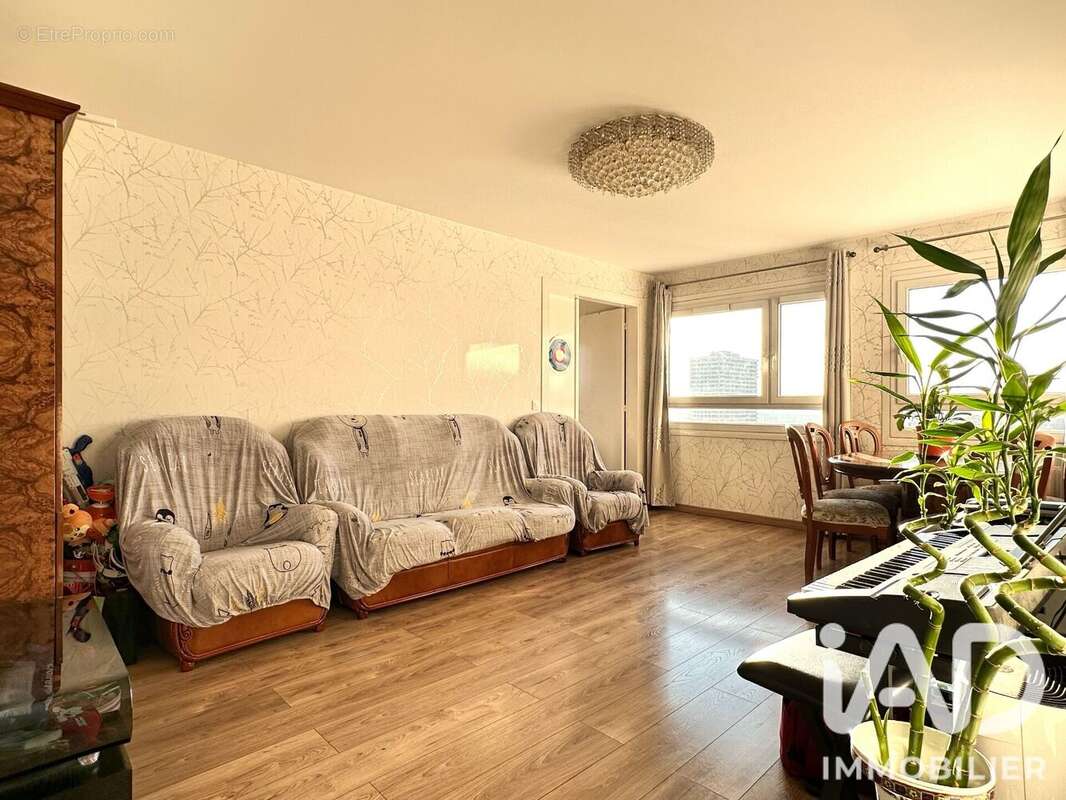 Appartement 78 m² à Paris-18e  - photo 2