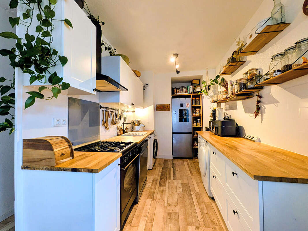 Appartement  4 pièces  entièrement rénové 86.51 m² - Oloron Ste Marie - photo 4