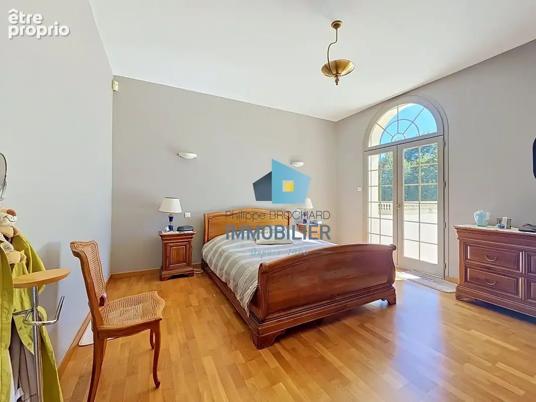 Maison 11 pièces 488 m² à vendre à Montaigu (85600) - photo 8
