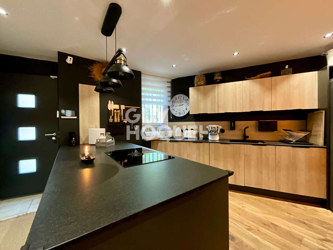 Maison à PLAN-DE-LA-TOUR