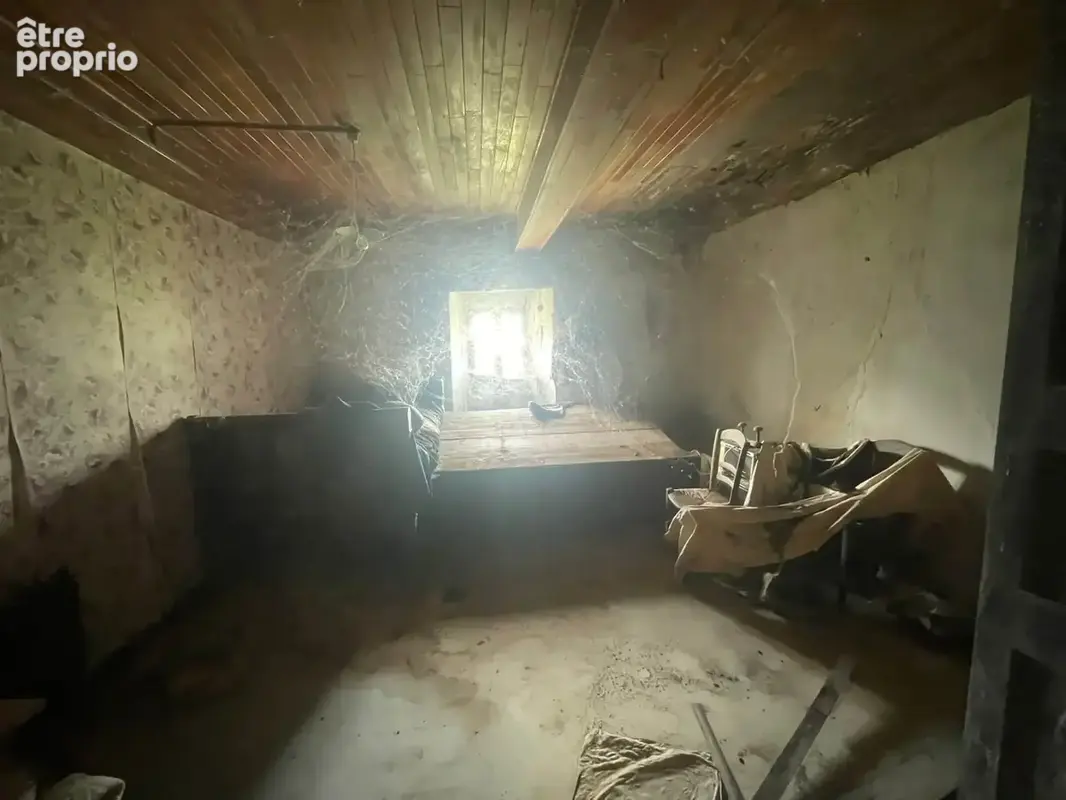 Maison de campagne indépendante à restaurer – Grimone (26) - photo 5