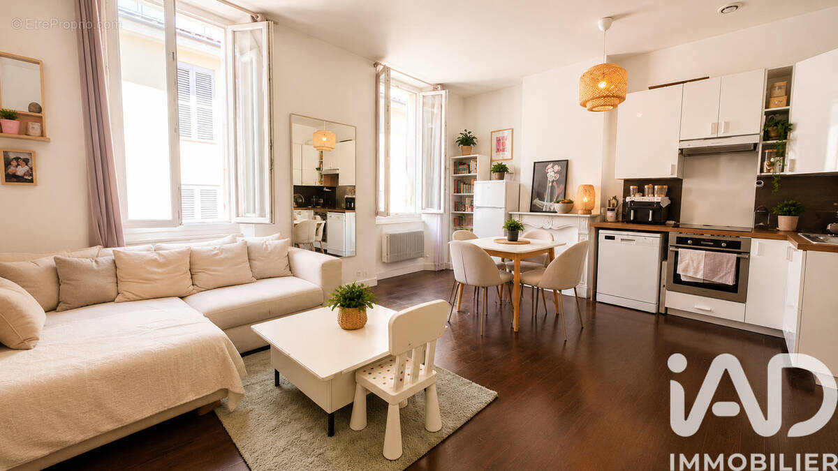 Photo 1 - Appartement à MARSEILLE-1E