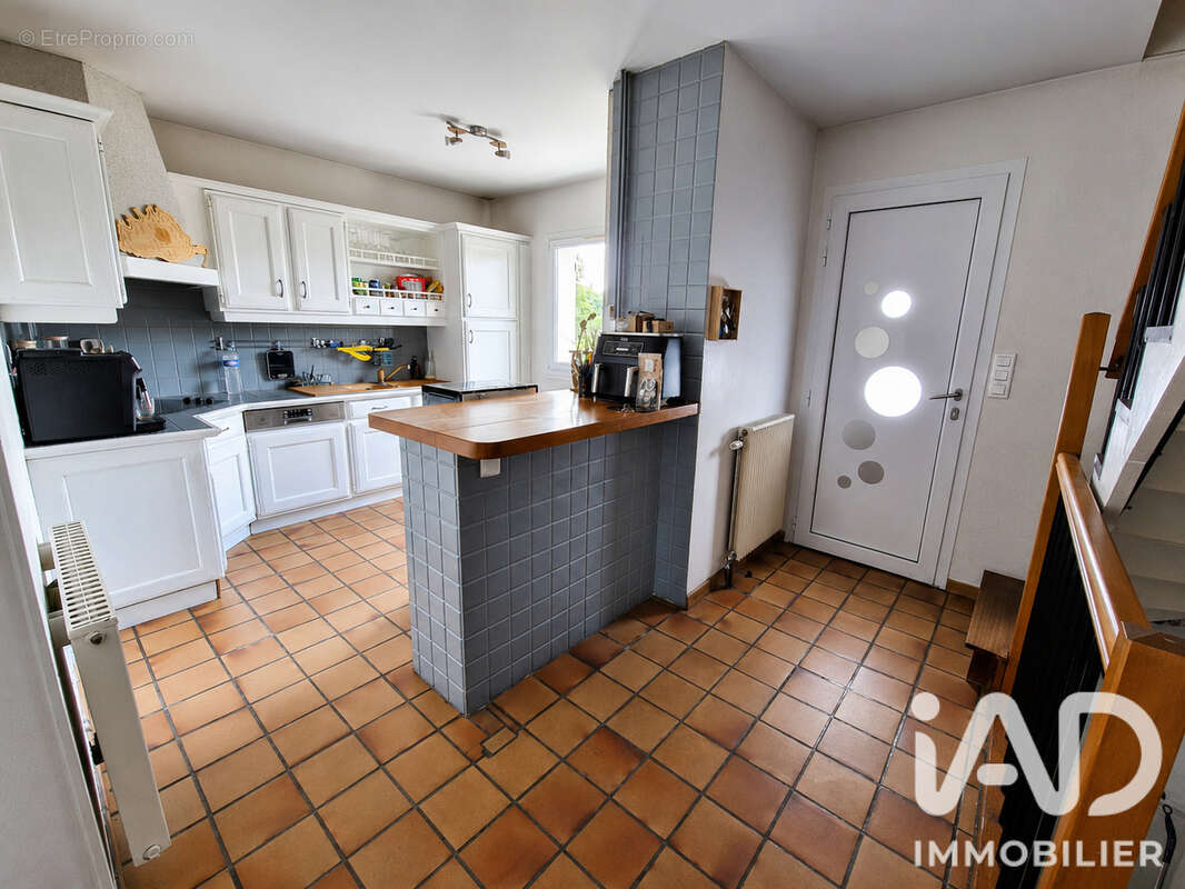 Maison 98 m² à Fontenay-Le-Pesnel  - photo 5