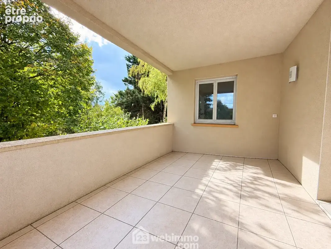 Une terrasse carrelée
