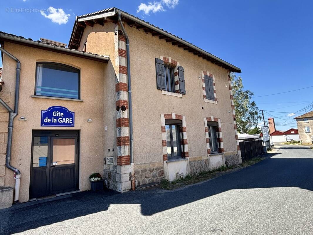 Maison à OUROUX