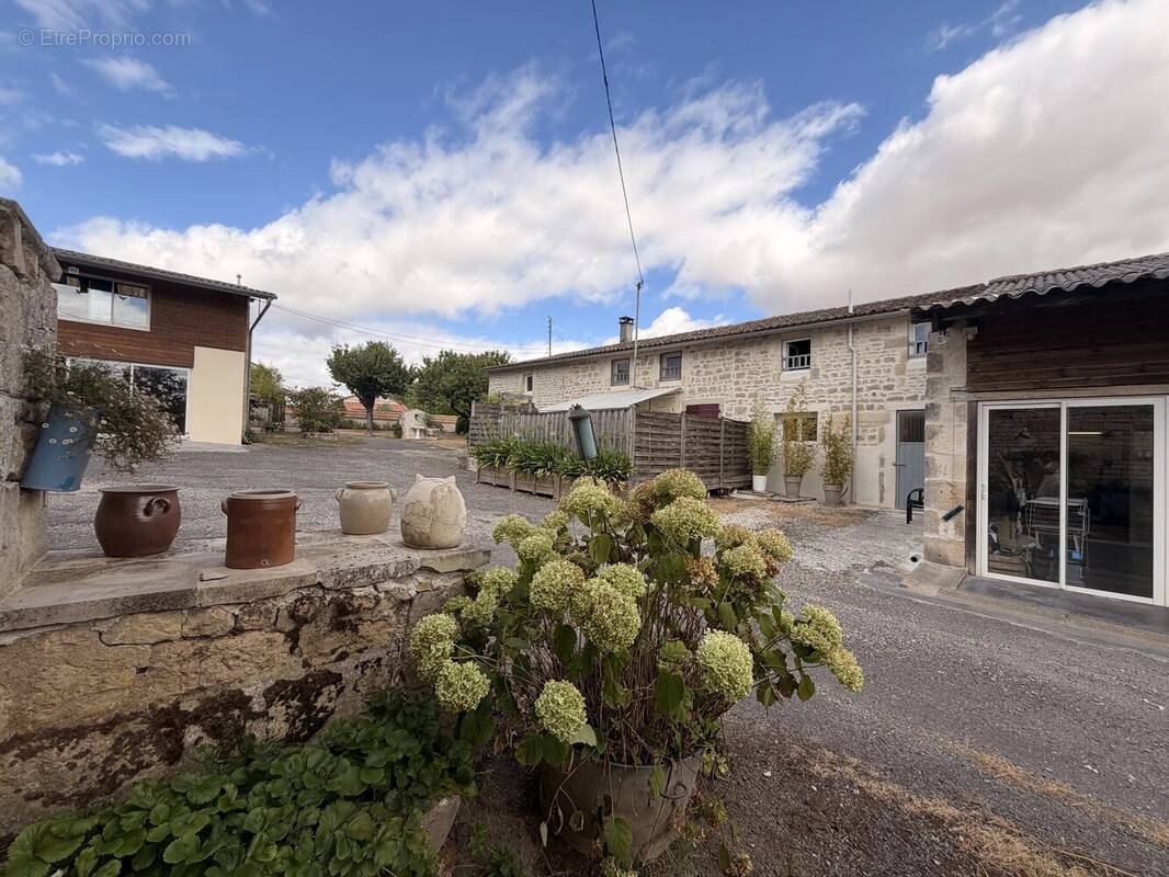 Deux maisons en pierre pour le prix d’une - photo 2