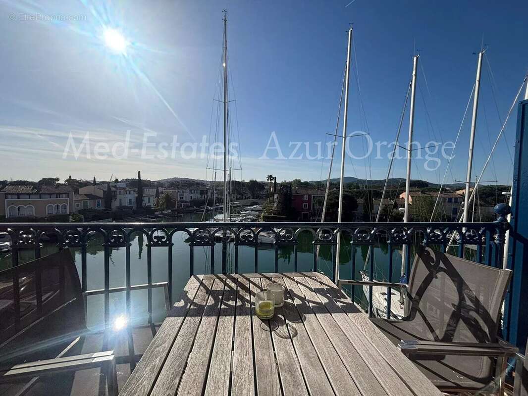 Appartement à GRIMAUD