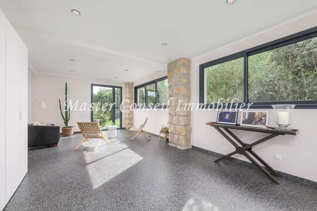 Vue Mer , Villa rénovée 280M²  contemporaine.  Parc arboré  2500M² - photo 24