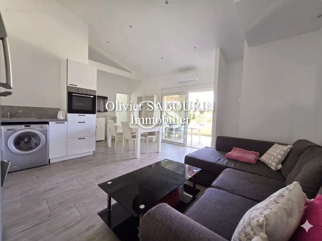 Appartement à ROQUEBRUNE-SUR-ARGENS
