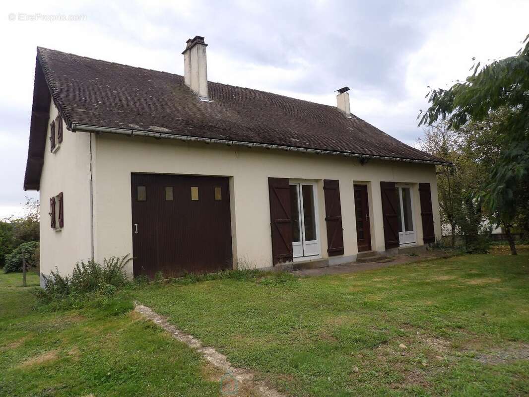 Maison à JUMILHAC-LE-GRAND