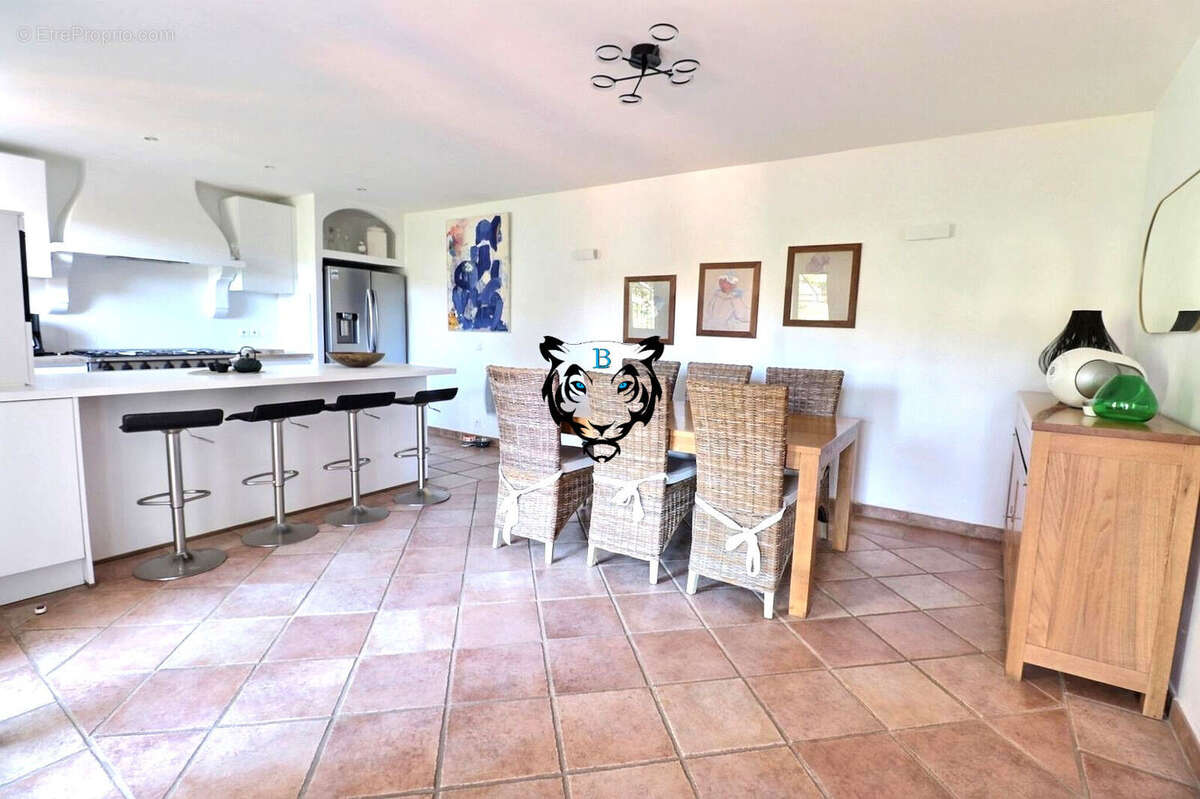 Maison à LES ISSAMBRES