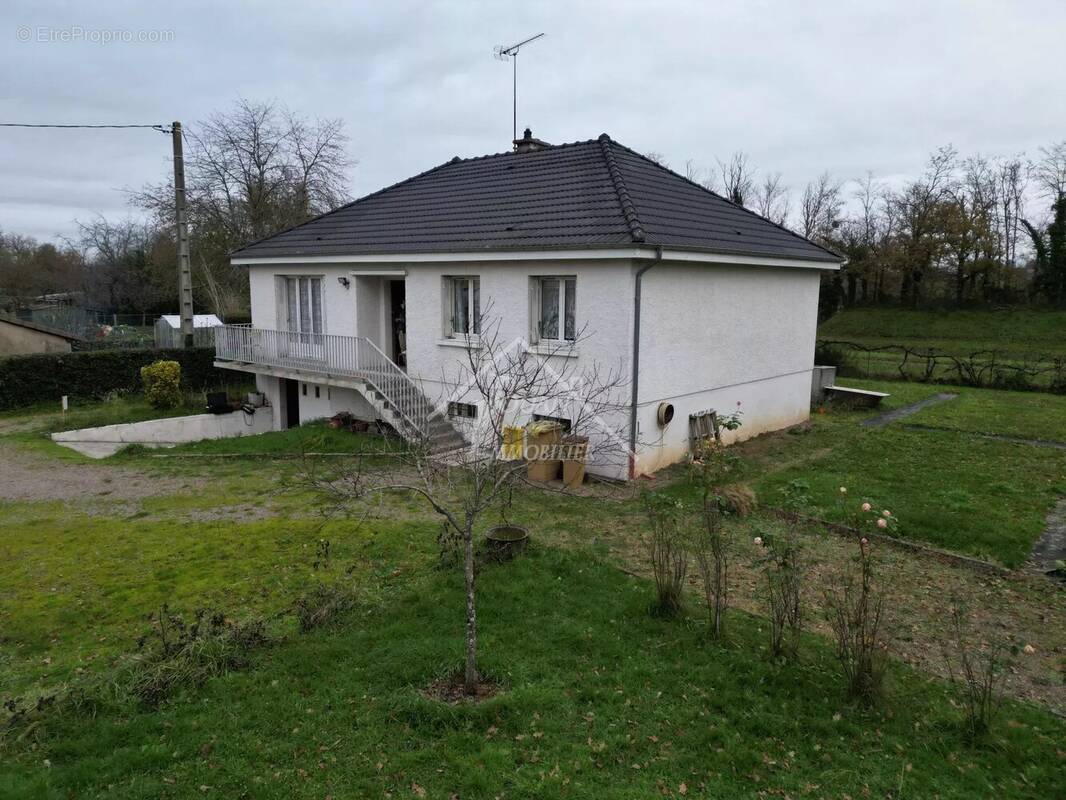 Maison à DOMPIERRE-SUR-BESBRE
