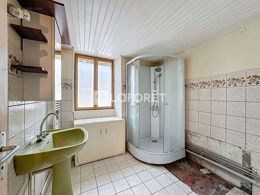 Maison à BEAUJEU-SAINT-VALLIER-PIERREJUX-ET-QUITTEUR