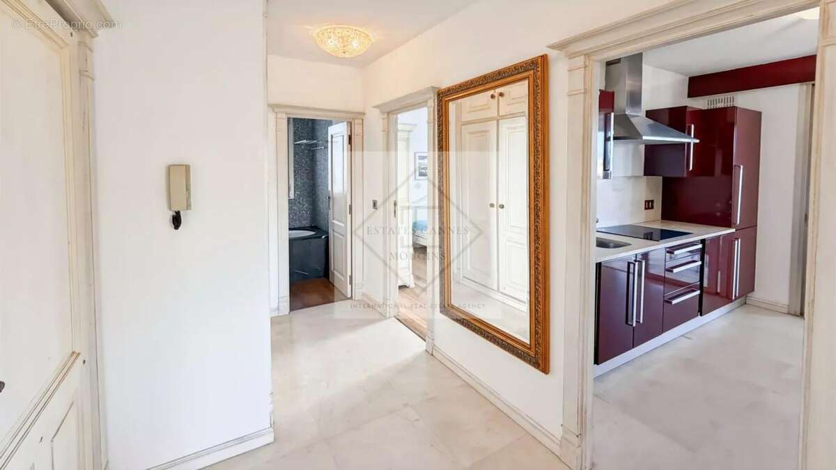 Appartement à MANDELIEU-LA-NAPOULE