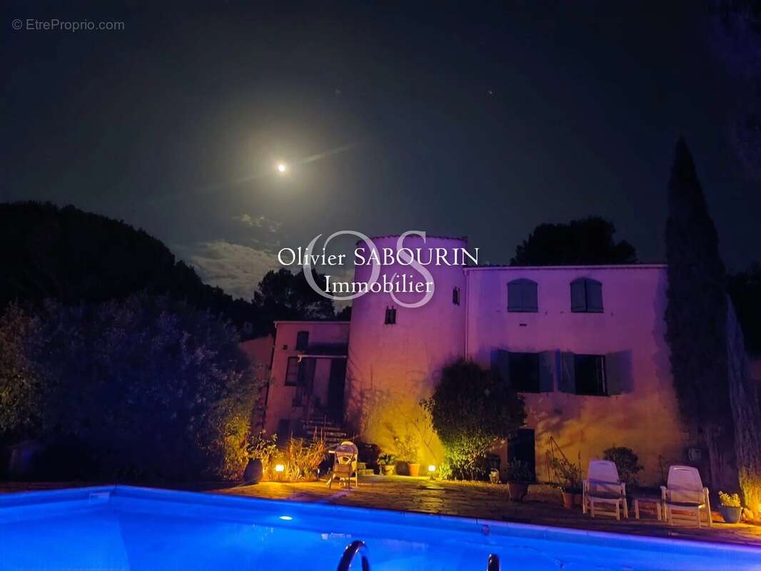 Maison à ROQUEBRUNE-SUR-ARGENS