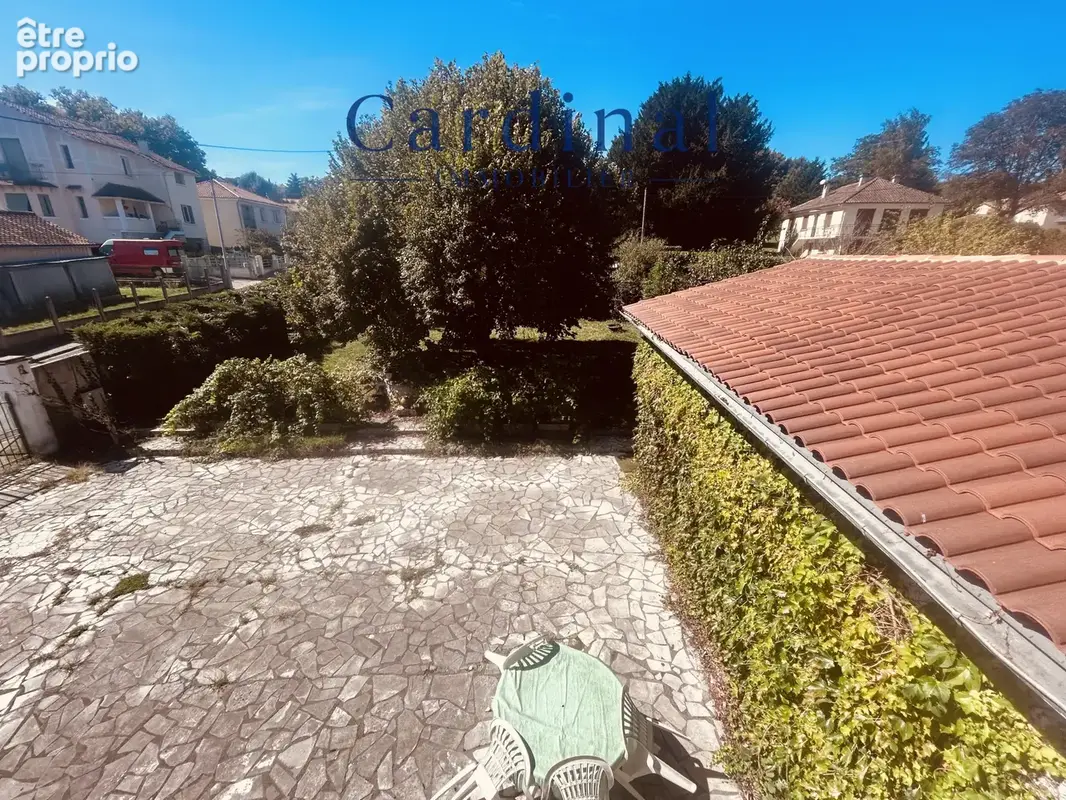 Maison bourgeoise de 150m2, Parc 865 m2, garage 60 m2 Plein centre RIBERAC - photo 19