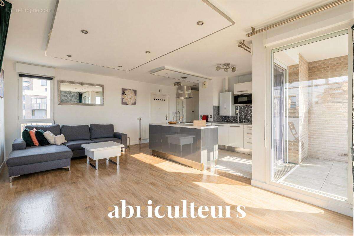 Appartement à GENNEVILLIERS