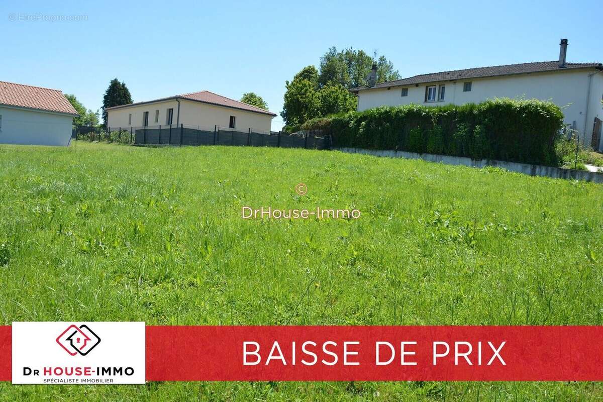 Terrain à AIXE-SUR-VIENNE