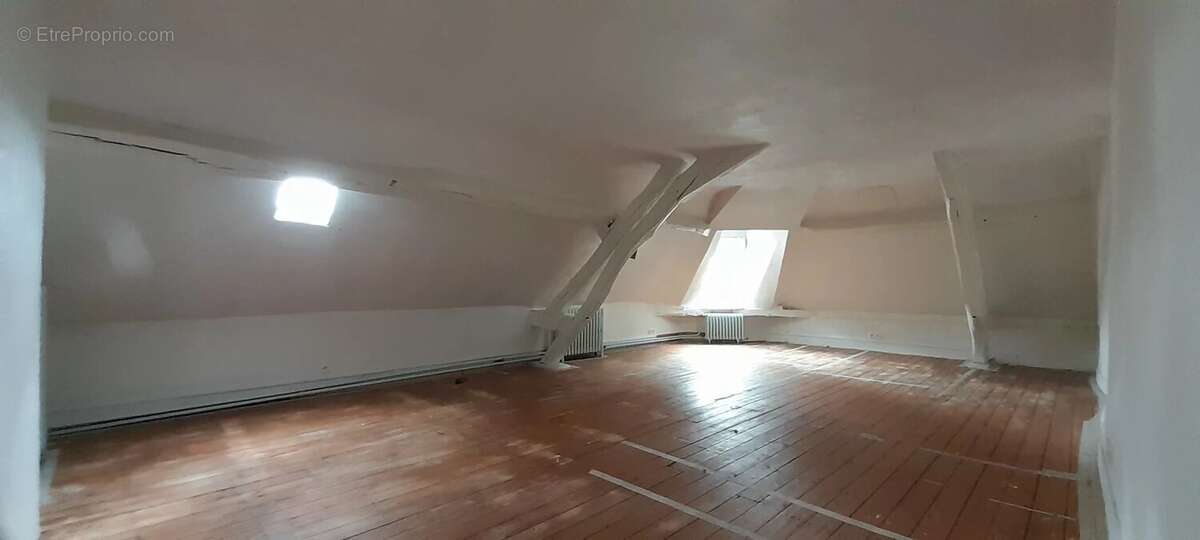 Maison de centre ville a mesnils sur iton - photo 7