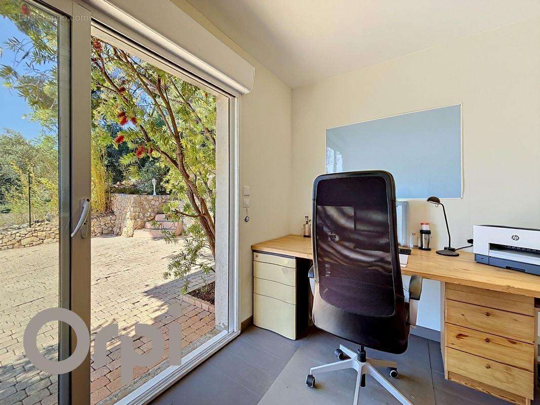 Maison de charme avec vue dominante, studio indépendant, piscine et garage - photo 17