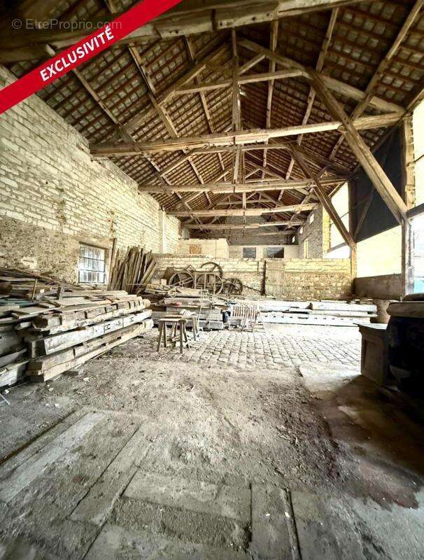 Maison avec une grange de 500 m² a sens - photo 3