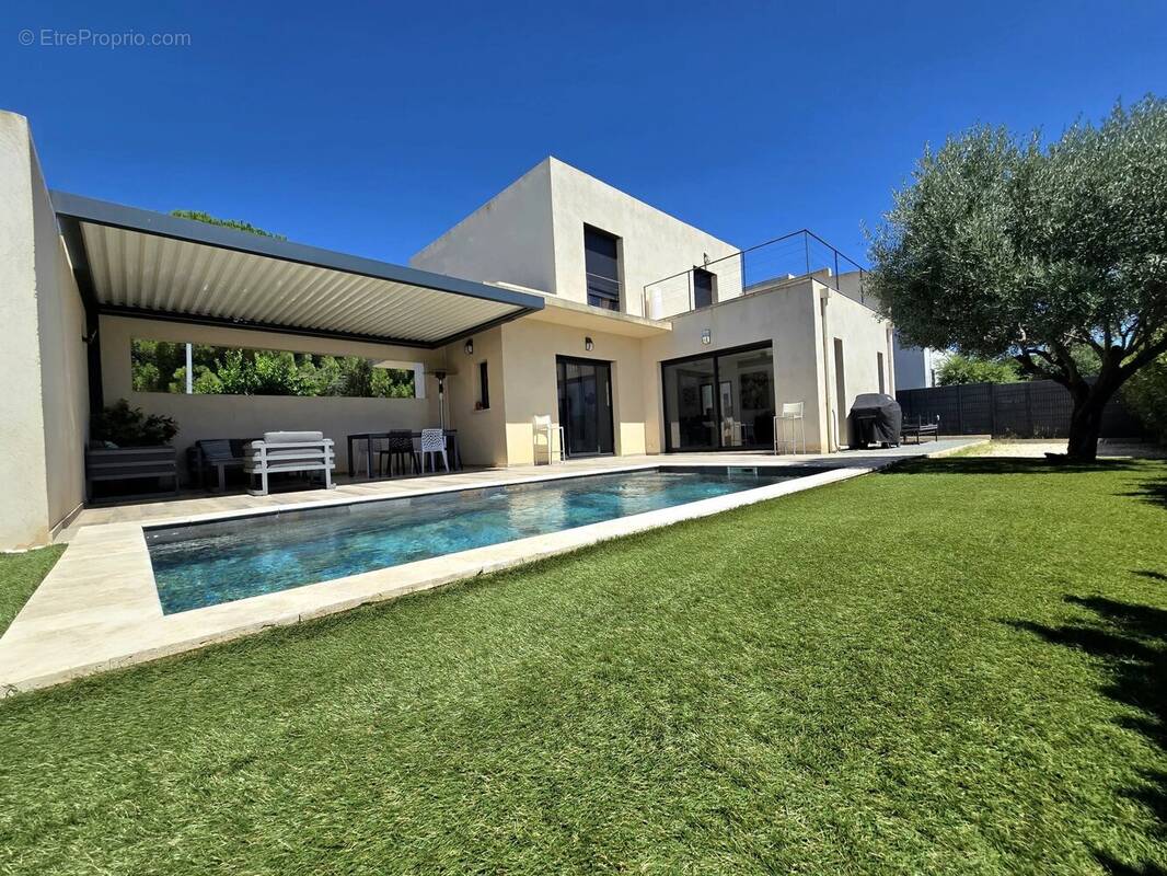 Maison à BORMES-LES-MIMOSAS