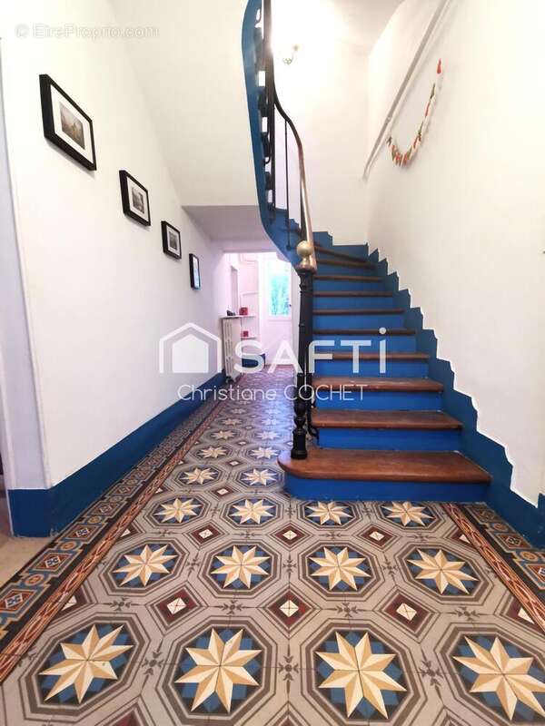 Maison 220 m² à Melun  - photo 8