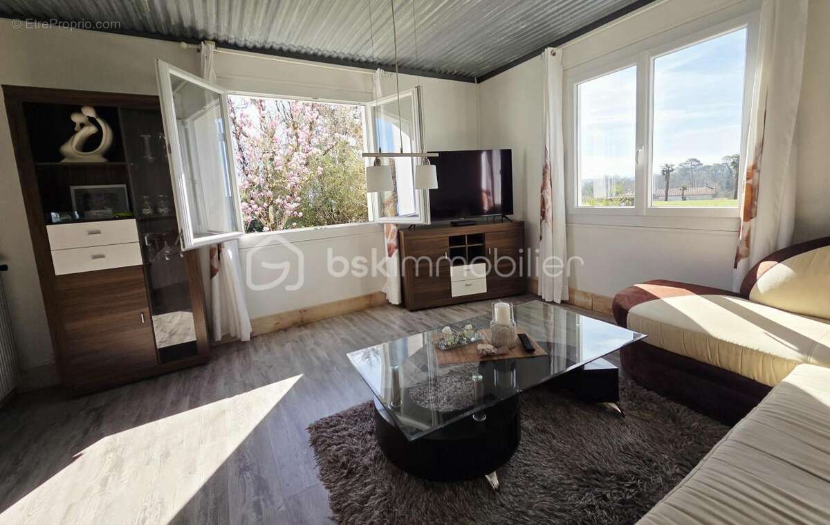 Maison landaise + dépendances - photo 5