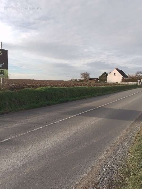 Terrain à CREPY-EN-VALOIS