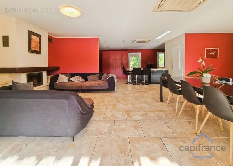 Maison à SAINT-BAUZILLE-DE-MONTMEL