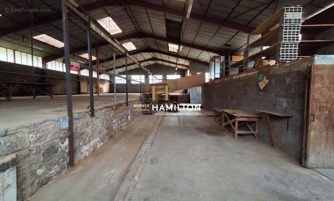 Commerce à VILLEFRANCHE-DE-ROUERGUE