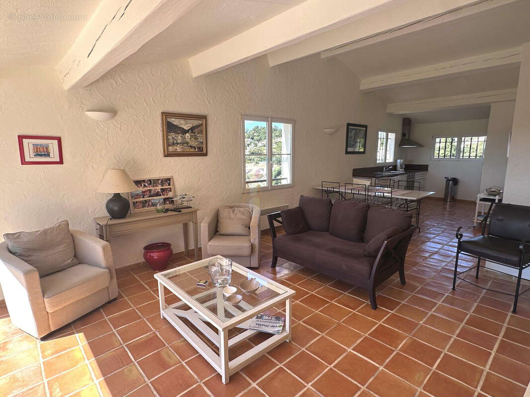 Maison à LES ISSAMBRES