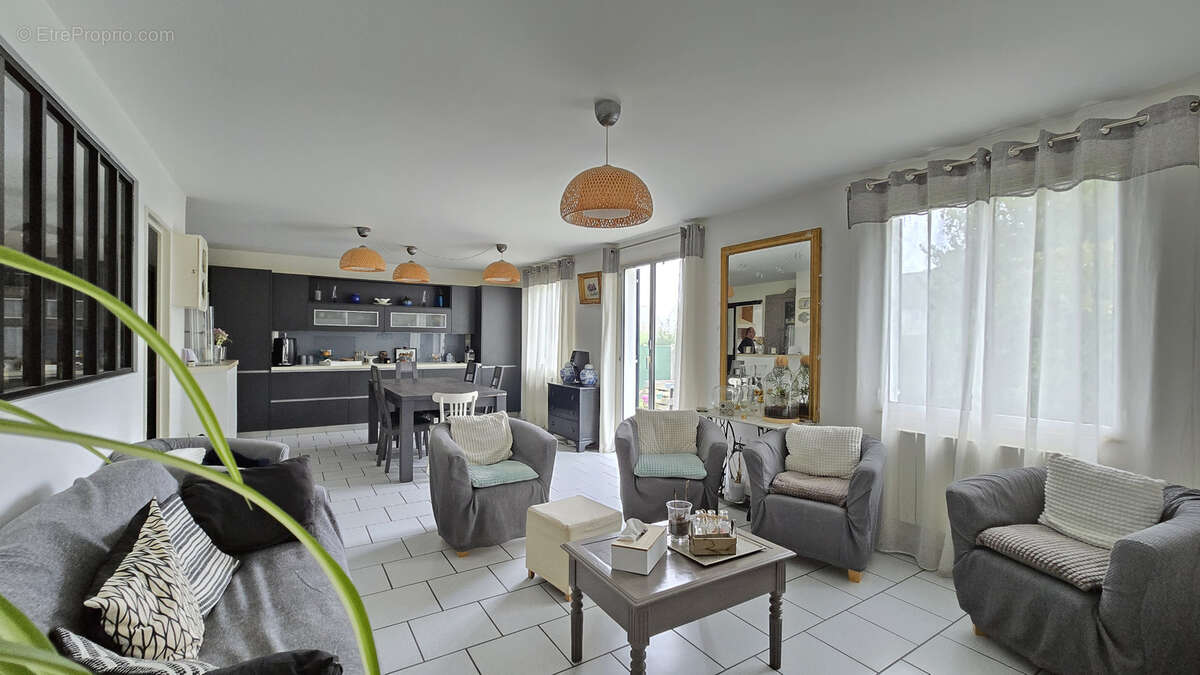 Maison 7 pieces - 5 chambres dont 2 de plain pied - terrain de 730m2 - photo 4