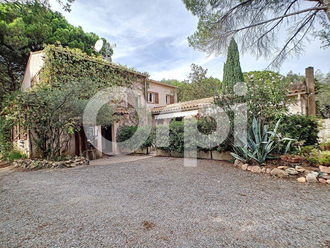 Maison à ROQUEBRUNE-SUR-ARGENS