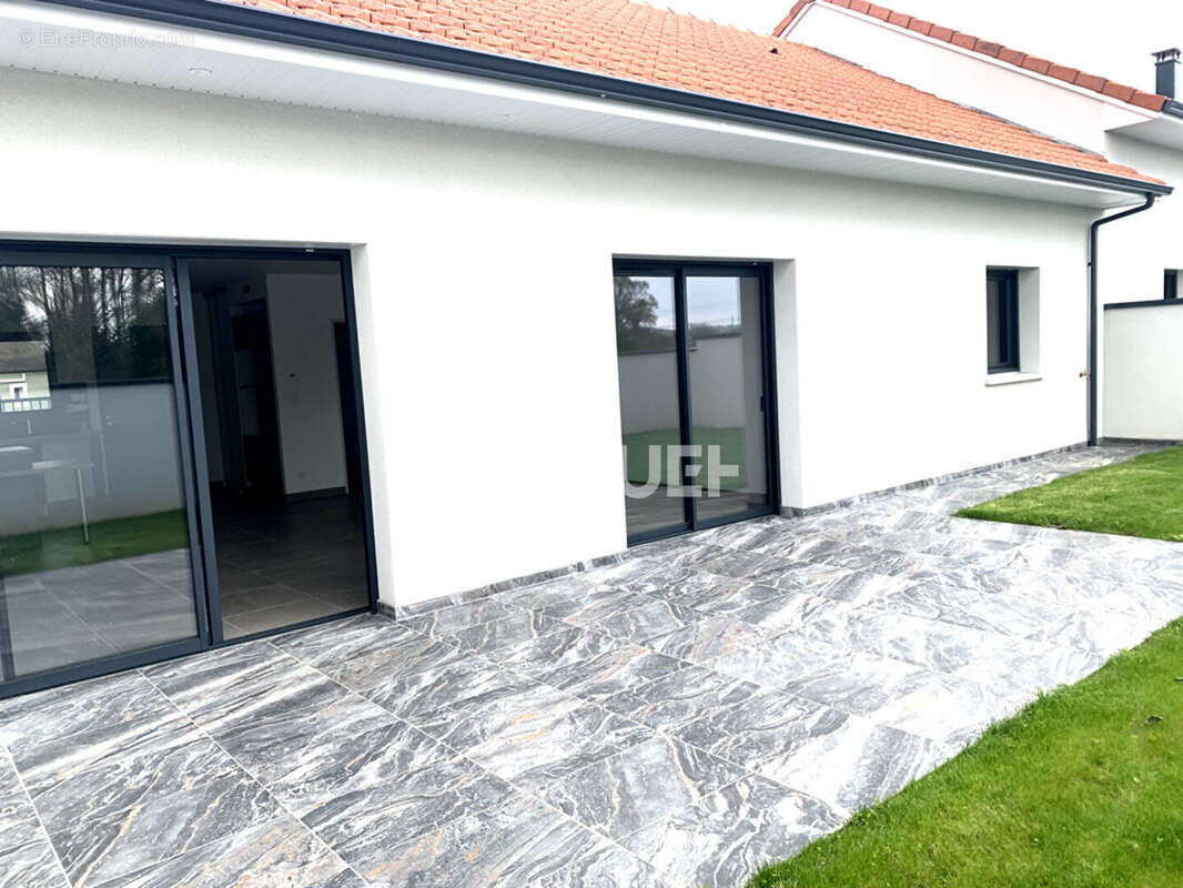 Maison à MAZEROLLES