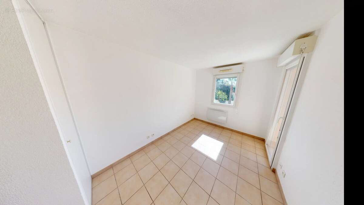 Appartement à VILLENEUVE-LOUBET