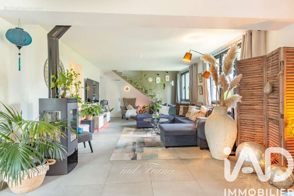 Maison 214 m² à Orgeval  - photo 5