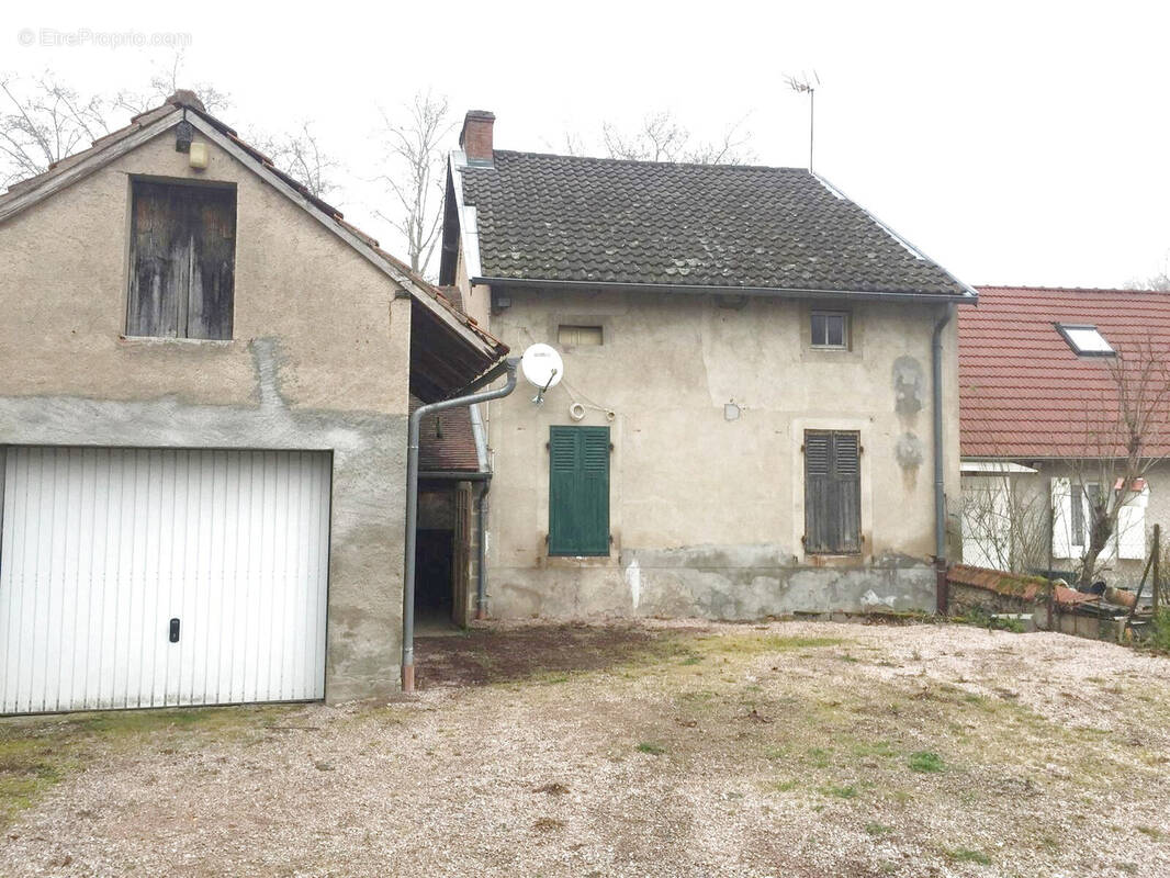 Maison à MONTAIGU-LE-BLIN