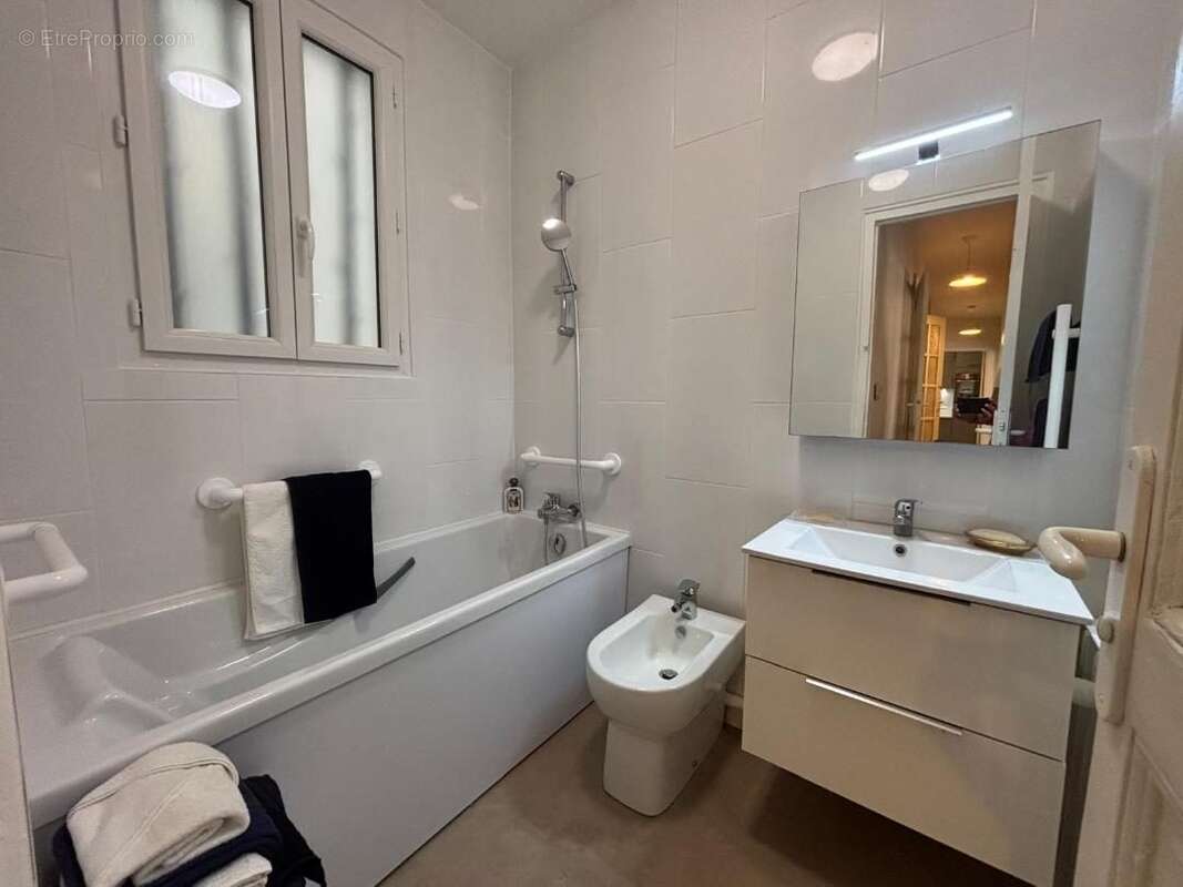 Appartement à PARIS-18E