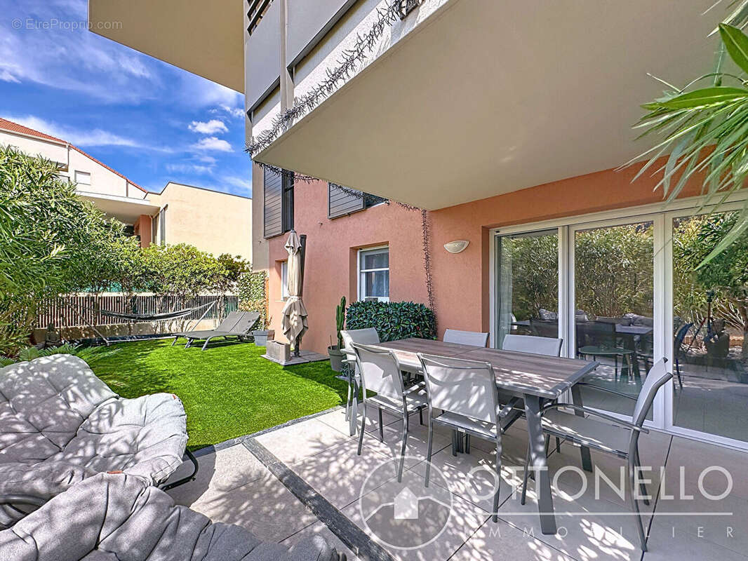 Appartement à ROQUEBRUNE-SUR-ARGENS