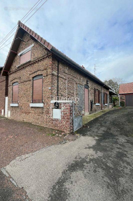 Maison 4 pièces 103 m² · à Hermies · 103 m² · 106 000 €