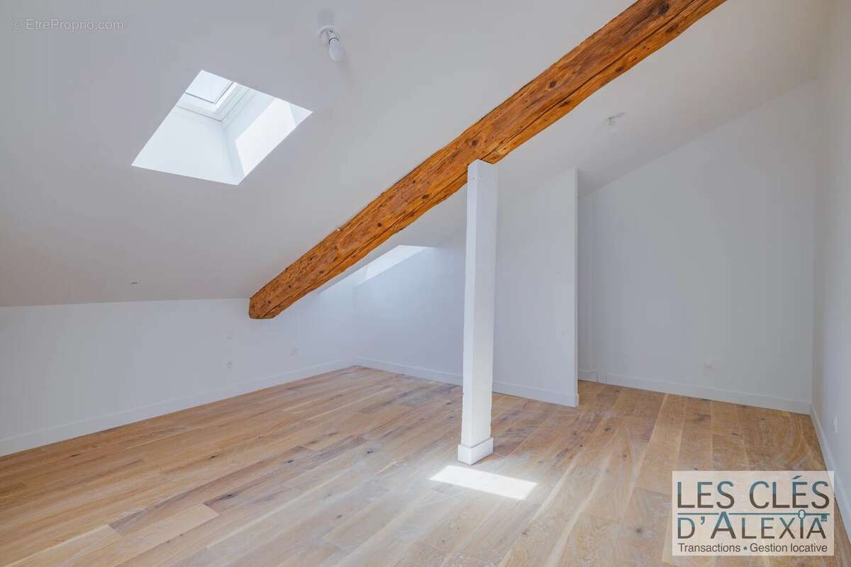 Appartement à SAINT-GENIS-LAVAL