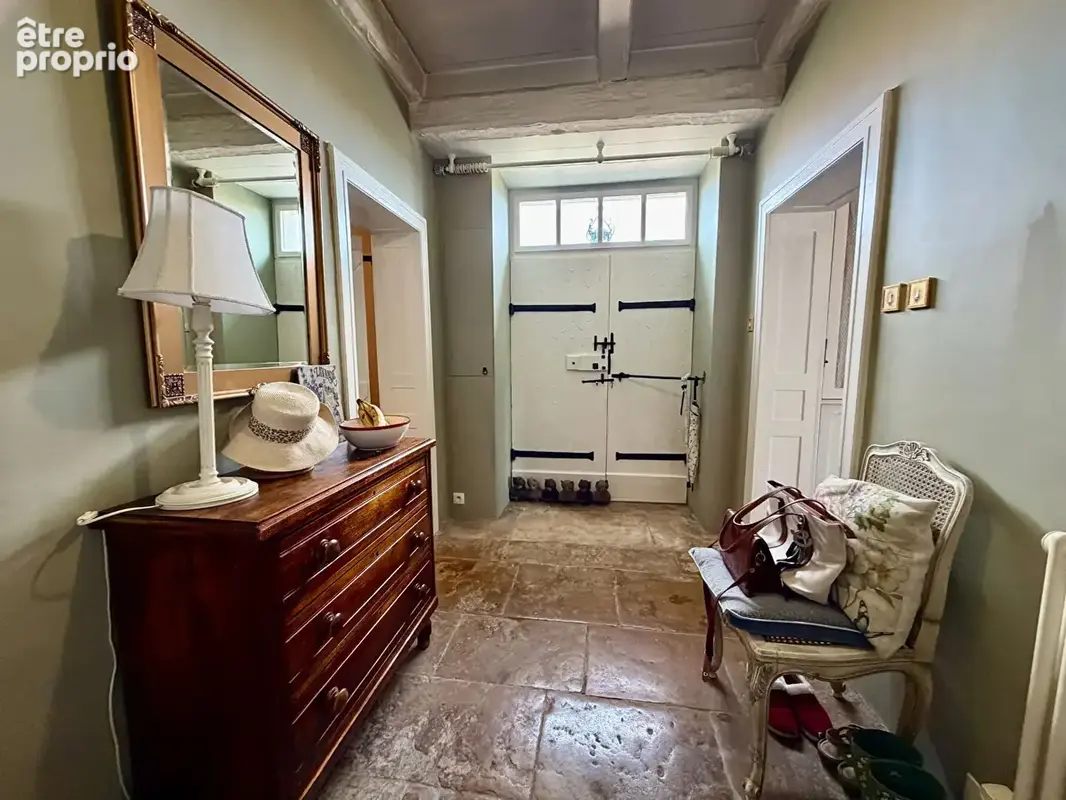 Superbe maison de maître rénovée de 4 chambres avec jardins paysagers, dépendances et maison du XVIIIe siècle à rénover - photo 3