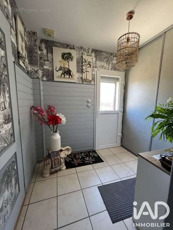 Photo 9