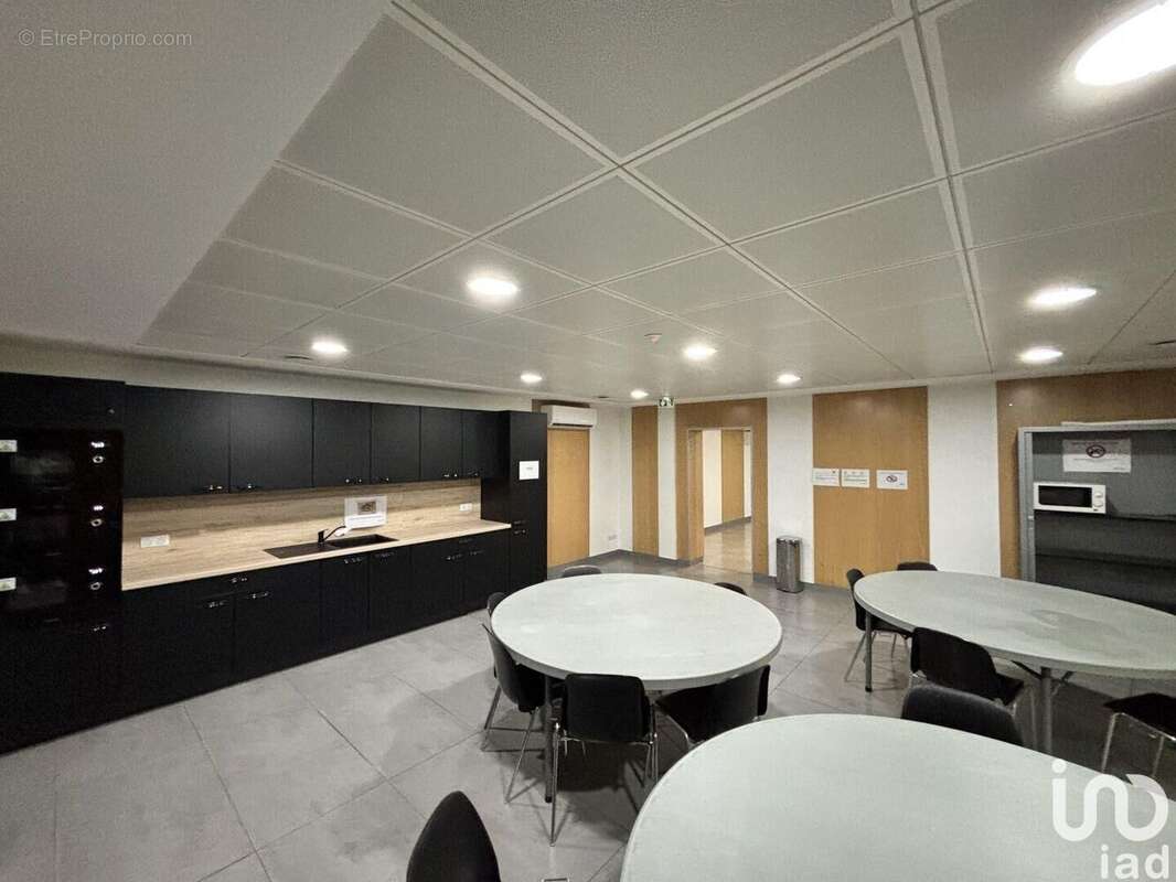 Photo 3 - Commerce à EVRY