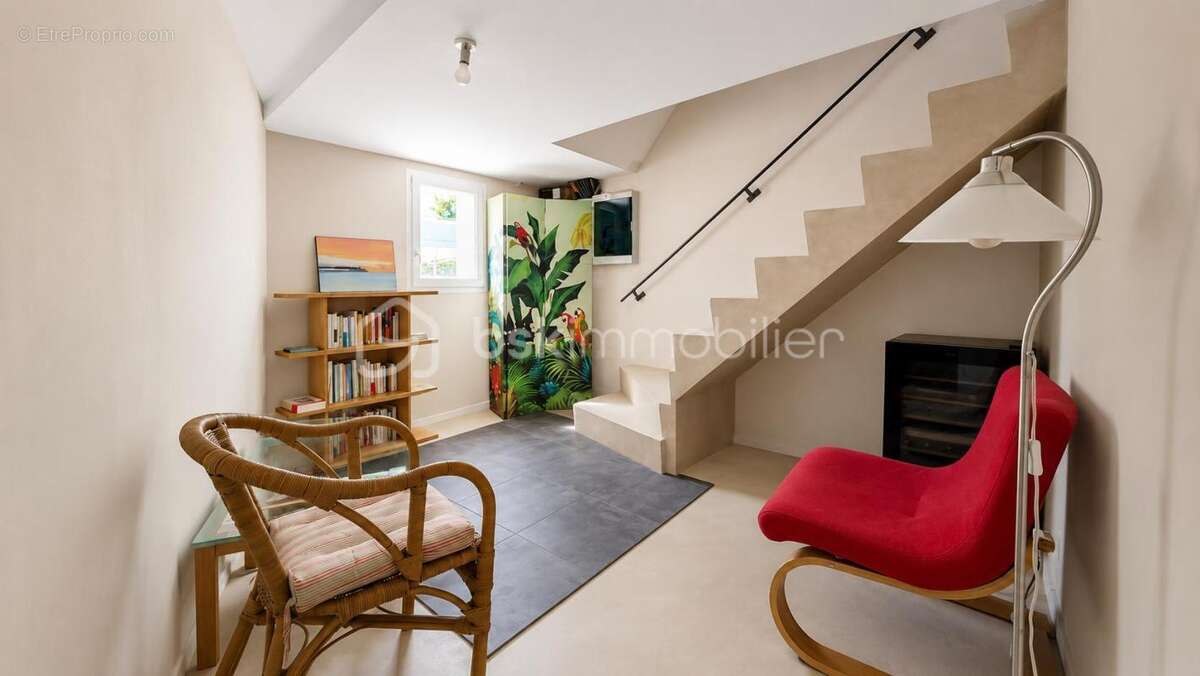 Maison à MONTELIMAR